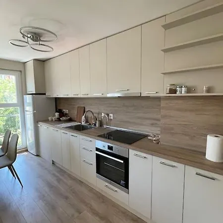 Comfy 2 - Centre Apartman Burgasz